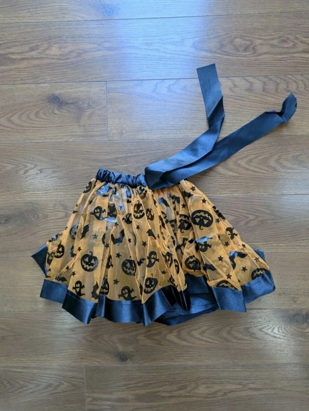Witch Costume 4 Piece Set NIB Kids OSFM Orange Black Skirt Socks Hat Broom